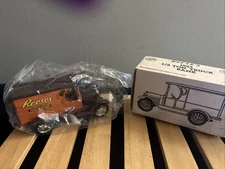 Vintage ERTL 1923 1/2 TON TRUCK COIN BANK REESES PEANUT BUTTER CUP BRAND