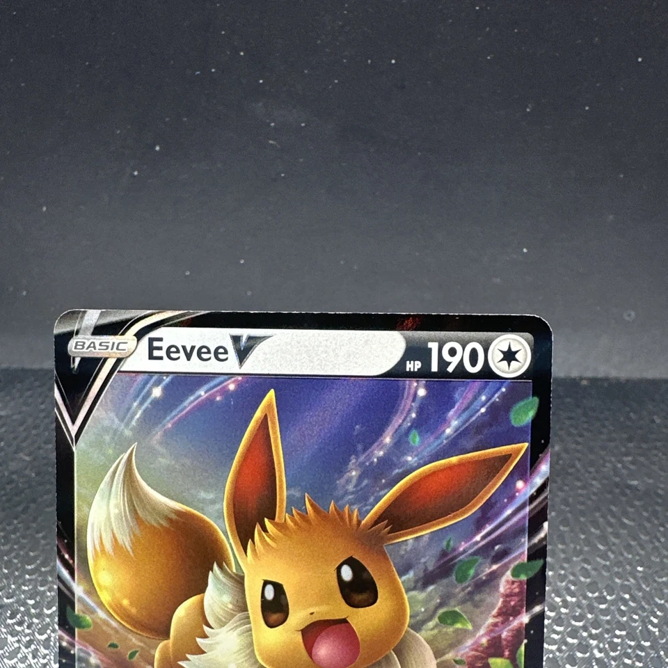 Eevee V SWSH065 SWSH: Sword & Shield Promo Cards Holo - Image 3 of 4