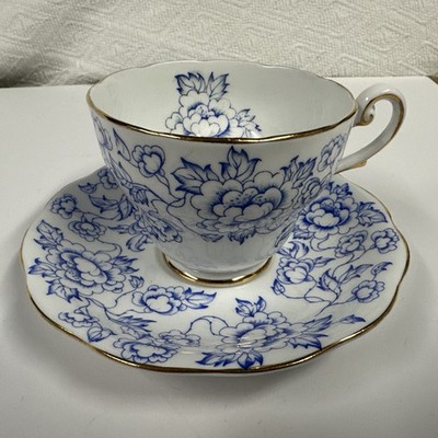 Vtg Royal Standard  Royal Tudor  Fine BoneChina Floral Blue White Tea Cup/Saucer