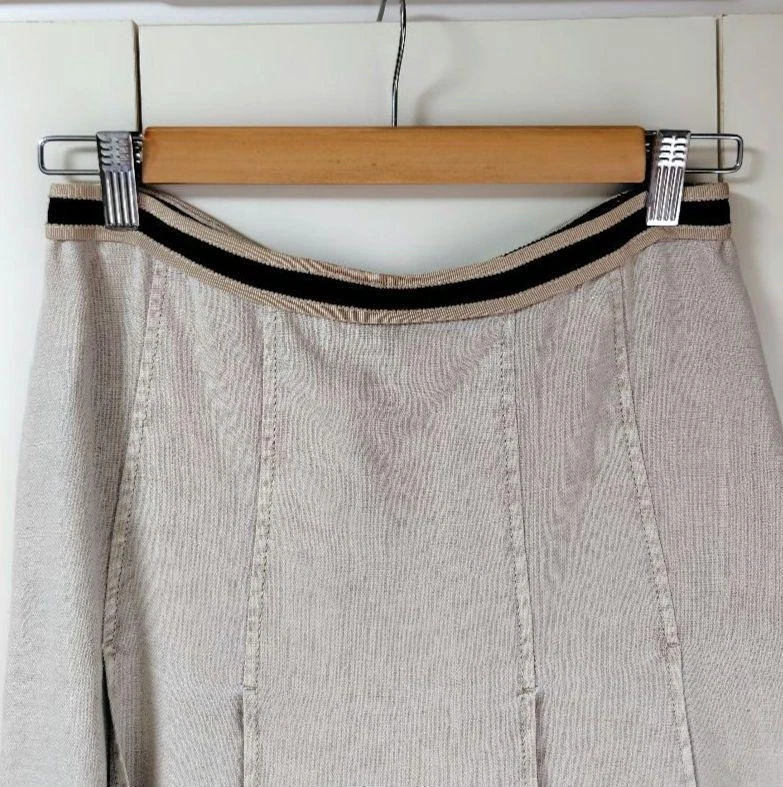 USED PRADA BEIGE LINEN SKIRT, SIZE 40 GOOD - Image 2 of 4