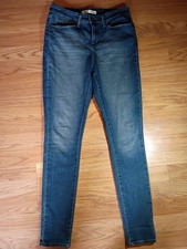 Levi's Women  s Size 28x32 Stretchy Signature Mid-Rise Skinny Jeans Medium Wash