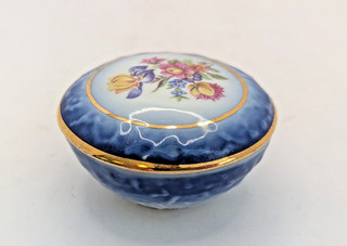 Vintage Dresden Germany PM Porcelain Floral Trinket Pill Box Lidded A129 Y655