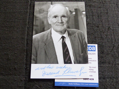 JAMES BOND Desmond Llewelyn signed Autogramm signiert auf 10x15 cm Foto ACOA COA