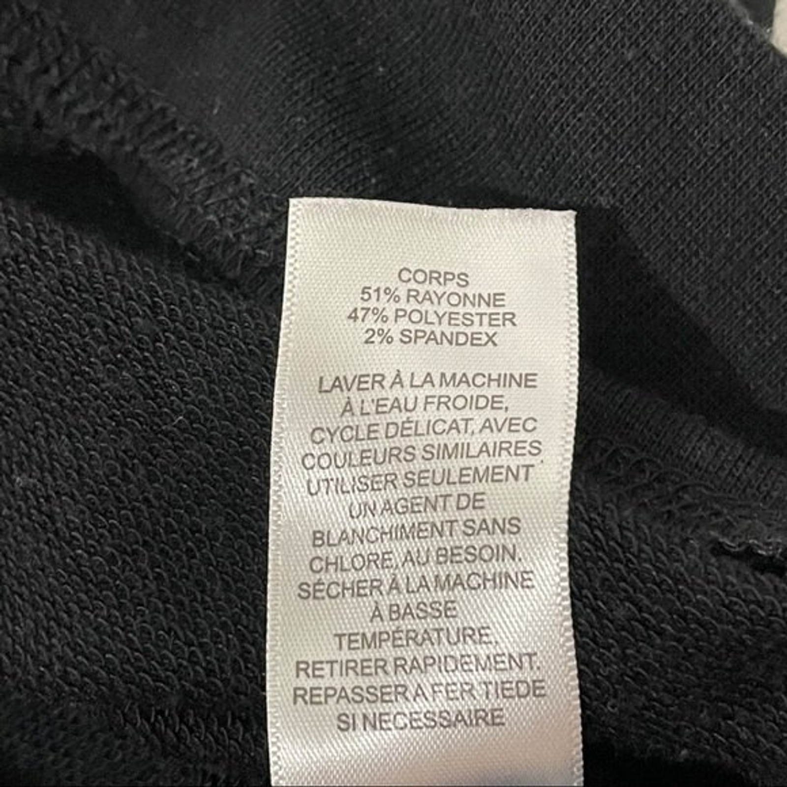 Make + Model black cropped lounge top light sweat… - image 5