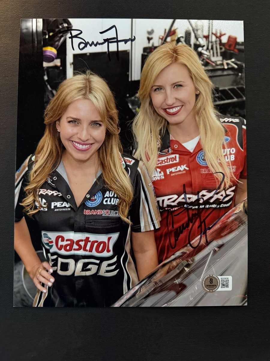 COURTNEY FORCE Signed Autographed 8x10 NHRA Photo - Foto 9