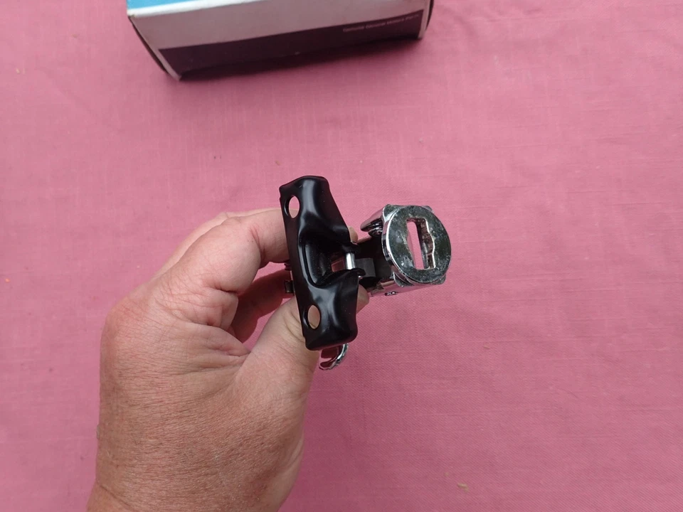 Chevy 1985-96 furgoneta ventana lateral pestillo cromado, ¡nuevo en stock! 14017498 G10 Foto 3 de 4