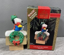 Hallmark Snoopy on Doghouse - Magic Blinking Lights 1992 Second In Series