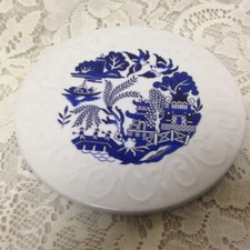 Beautiful, Gibson, Blue Willow, 6.5in  Round Ceramic Plate-Tea Tile (B)