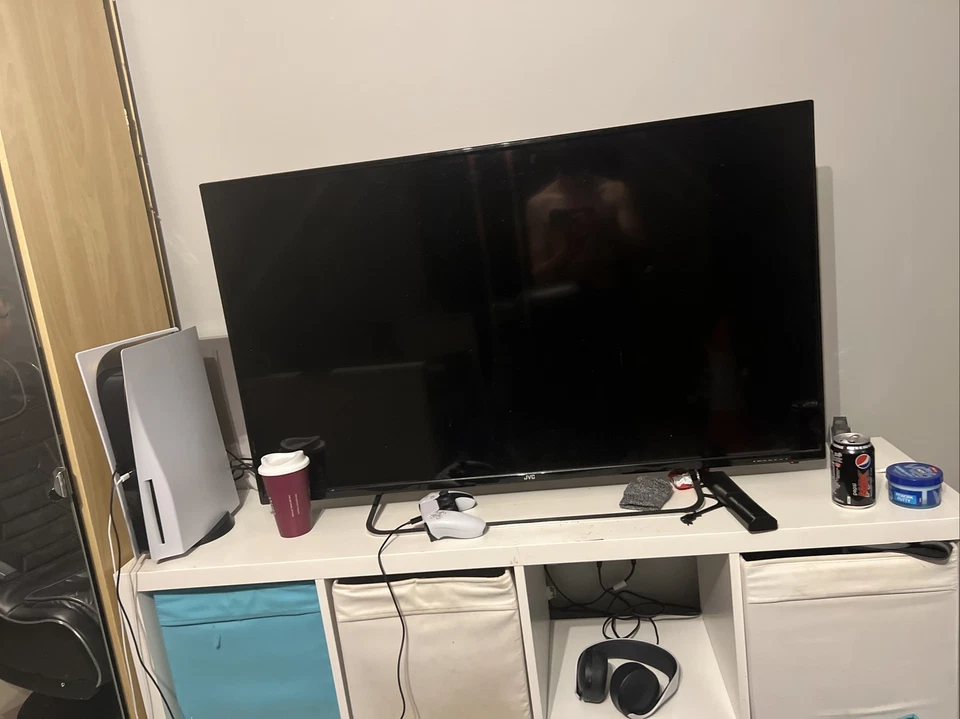 JVC 48 inch tv with remote - Image 2 of 4