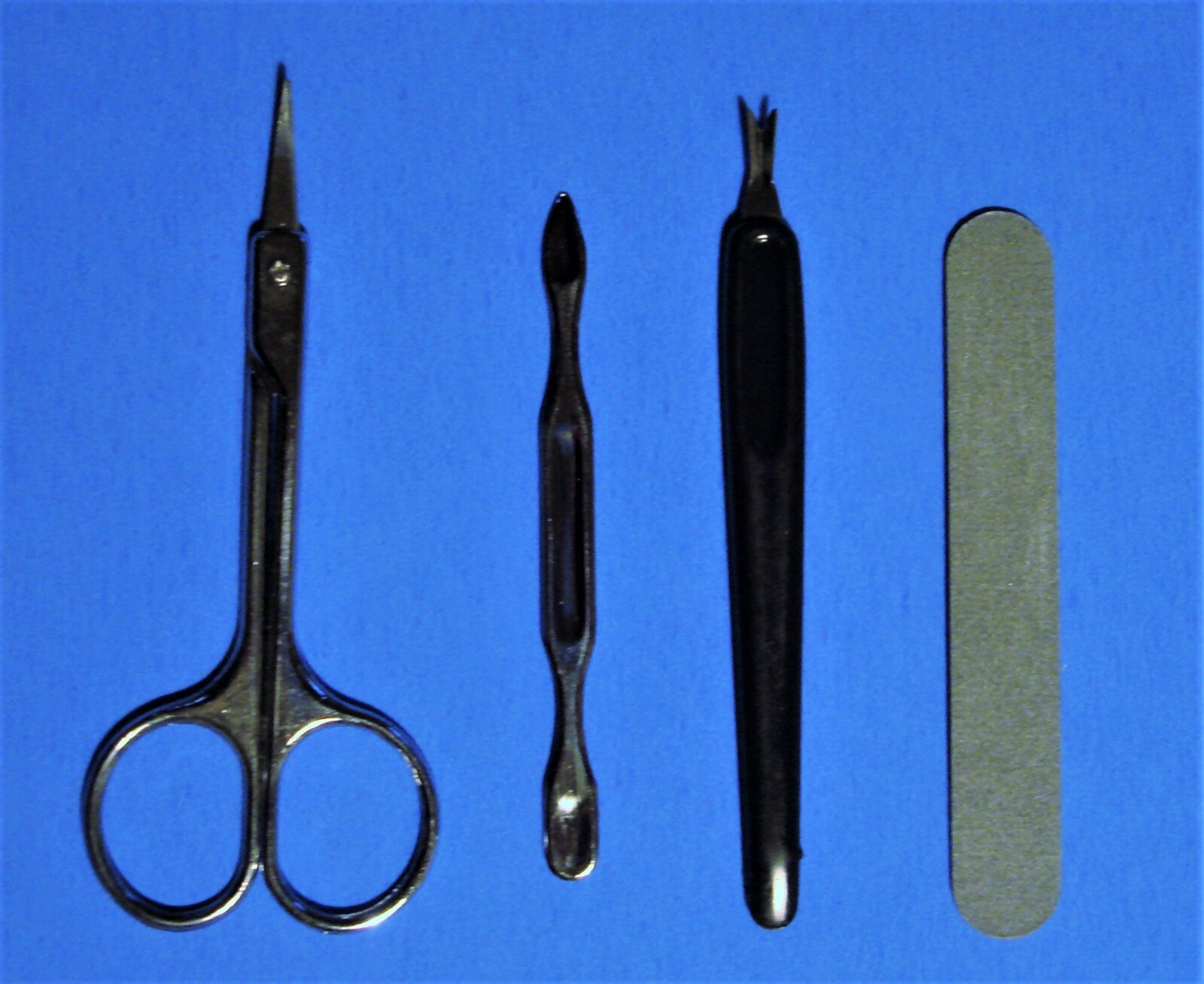 QTIPS ADVERTISING VINTAGE TRAVEL NAIL CARE KIT SCISS0R NAIL