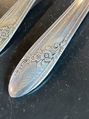 CHOICE** QUEEN BESS II 1946 Silverplate Oneida Community Tudor