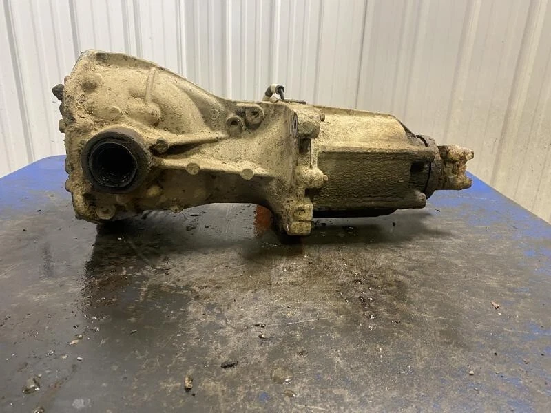 Оригинальный держатель дифференциала задней оси 2005-2007 Mercury Mariner в сборе - Изображение 2 из 4