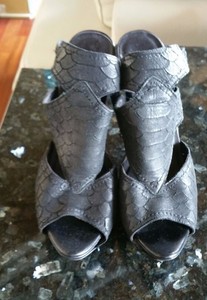 donald pliner snakeskin sandals