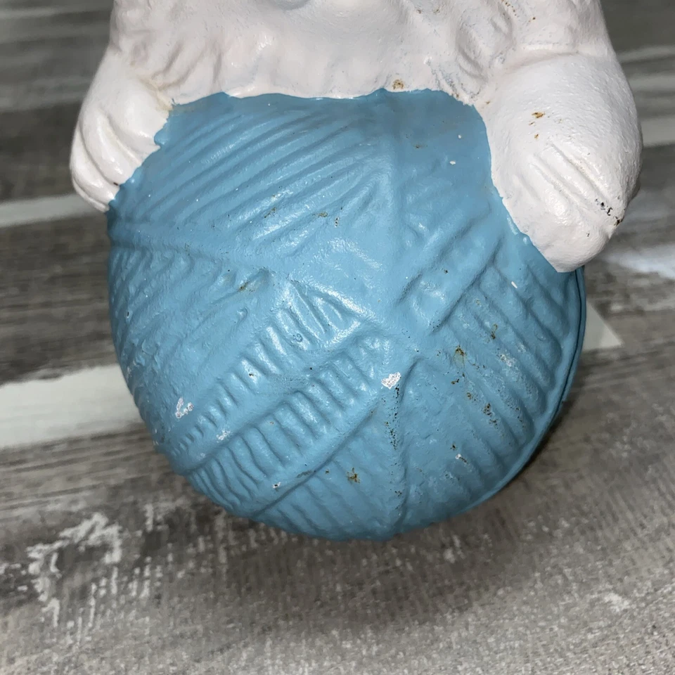 Tope de puerta de hierro fundido vintage 1987 gato gatito blanco con bola de hilo tapón de puerta Foto 3 de 4