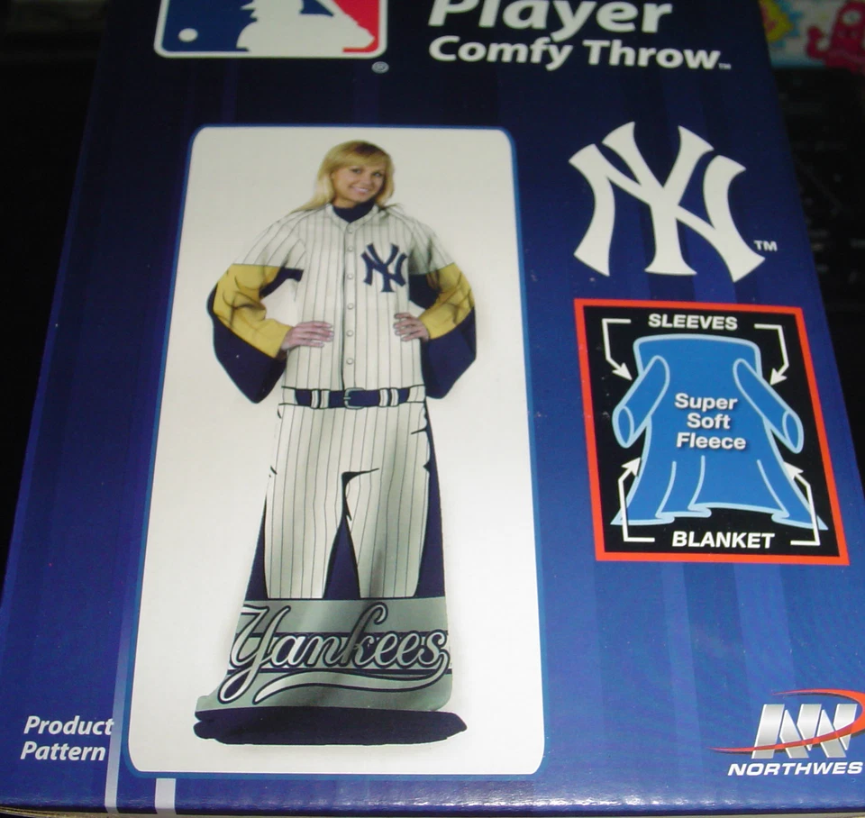 Adult size New York Yankees Huddler Blanket w/ Sleeves custome Party MLB gift - Image 2 of 3