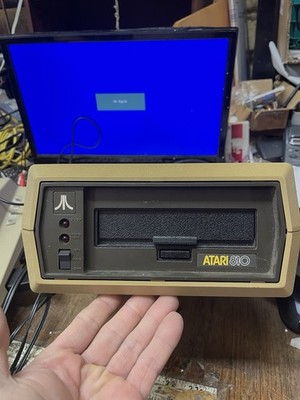 Atari 810 Vintage Computer Disk Drive  (powers on) Unit Only Boot Error