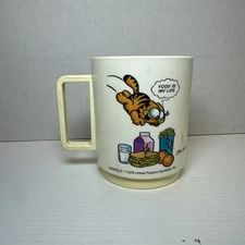 Vintage 1978 Jim Davis Garfield "FOOD IS MY LIFE" Cup Made in USA Deka Plastics