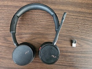 Plantronics Voyager PLT B4220T Wireless Headset Headphones *WORKS!*