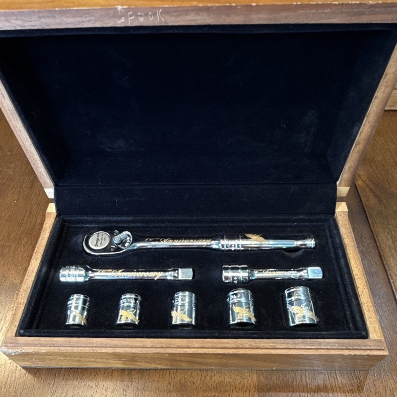 Snap-On 70th Anniversary 24K Gold 8Pc Collectors Ratchet & Socket Set Untouched