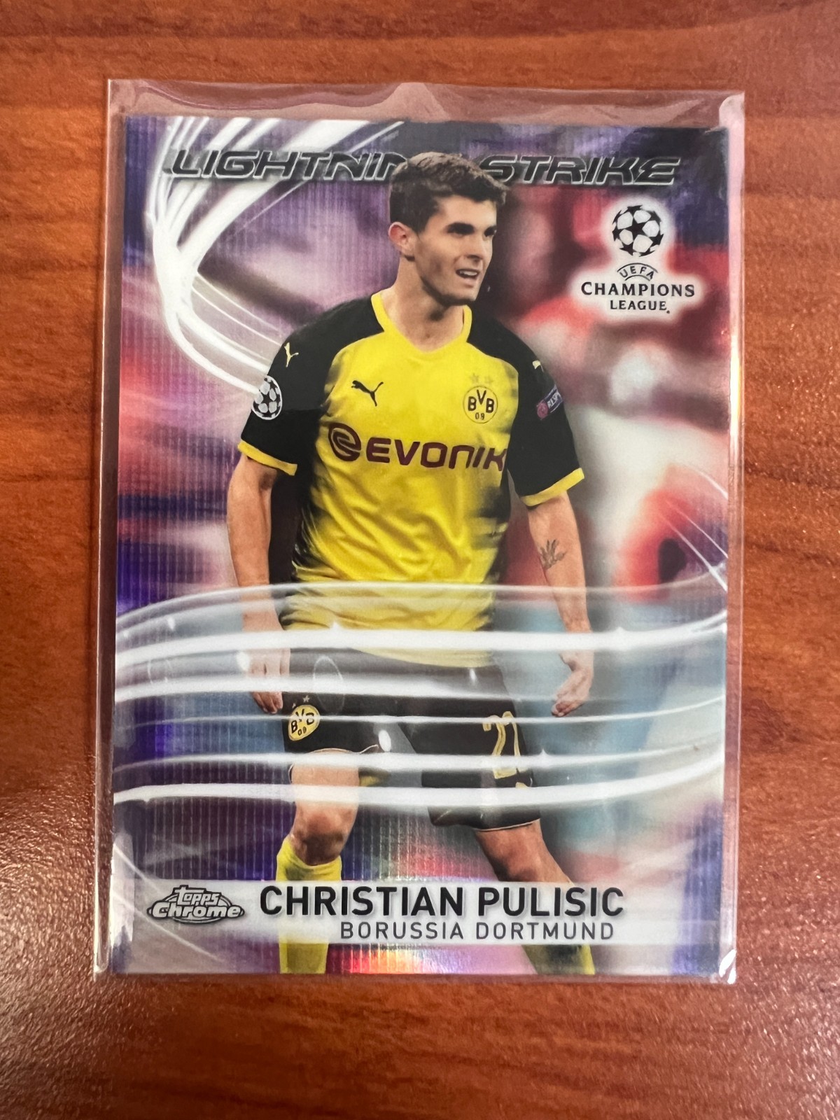 2017-18 Topps Chrome UCL Lightning Strike Christian Pulisic #LS-CP