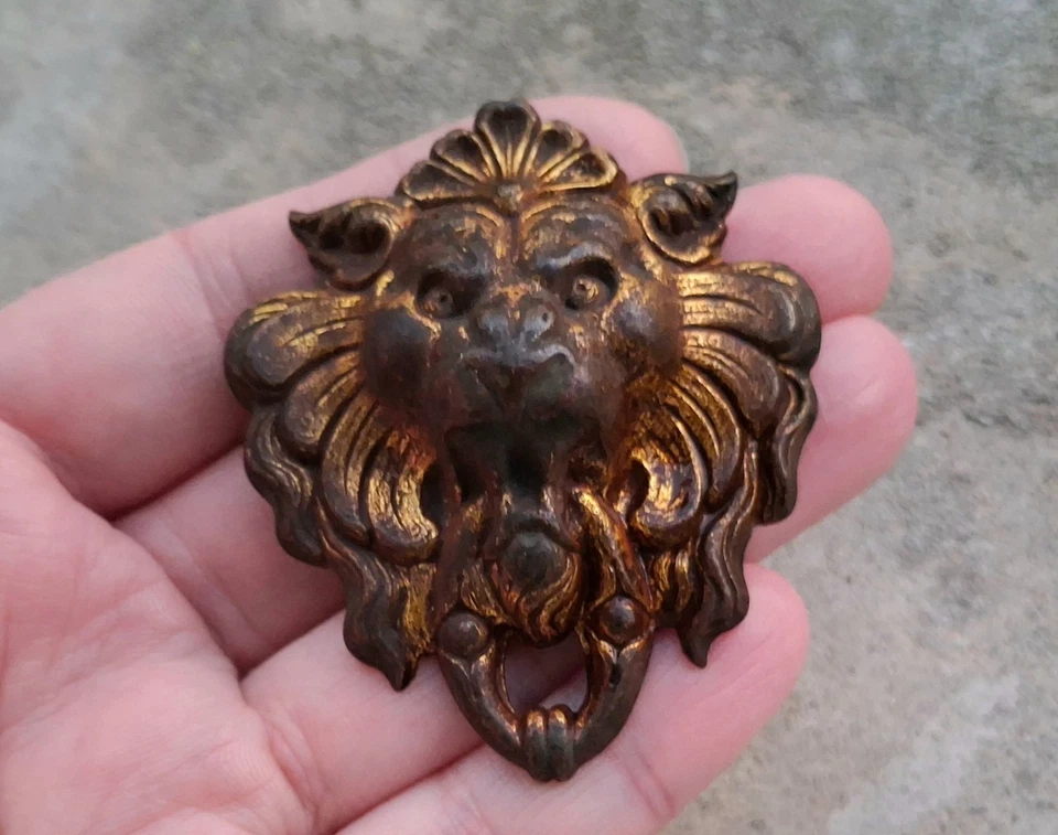 Ancienne décoration / cache clous TÊTE de LION, en laiton doré  N°116D - Photo 4/4