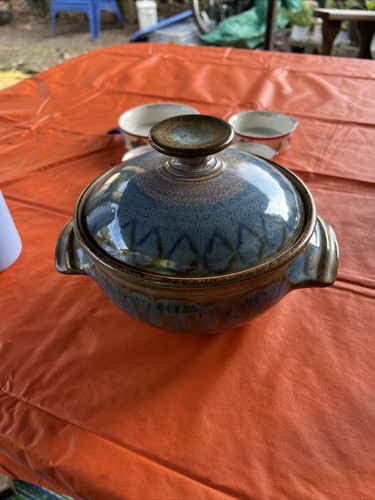 Studio Pottery Stoneware Casserole Dish w/Lid Signed 7.5" Diam. 4" Tall - 32 oz. - Picture 10 of 10