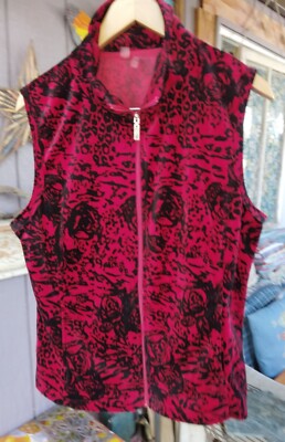 Red Women's Vest Black Rose Full Neck Zipper Unknown Label Soft Plush Feel NICE!