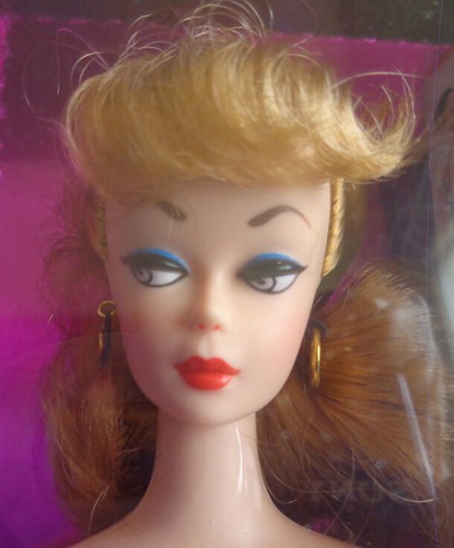 35th ANNIVERSARY BARBIE DOLL NRFB- RARE CURVED EYEBROWS - Picture 2 of 5