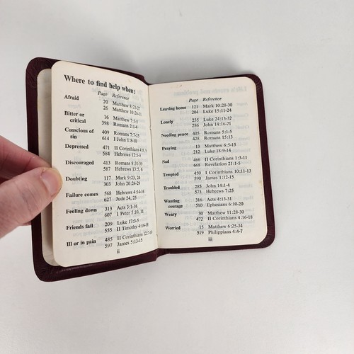 Modern English New Testament The Gideons International Red Pocket Book 1974 - Picture 6 of 6