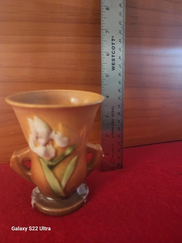 Vintage 1938 Roseville Iris Vase