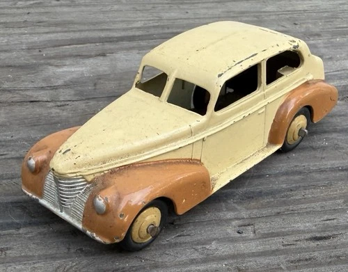 New ListingVintage Dinky Toys 39 Two Tone Tan / Brown U.S. Export Oldsmobile Toy Car