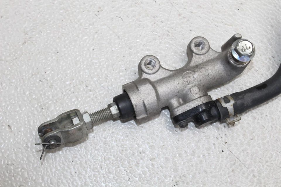 2008-2012 SUZUKI KATANA 650 GSX650F REAR BACK BRAKE MASTER CYLINDER W RESERVOIR - Image 3 of 4