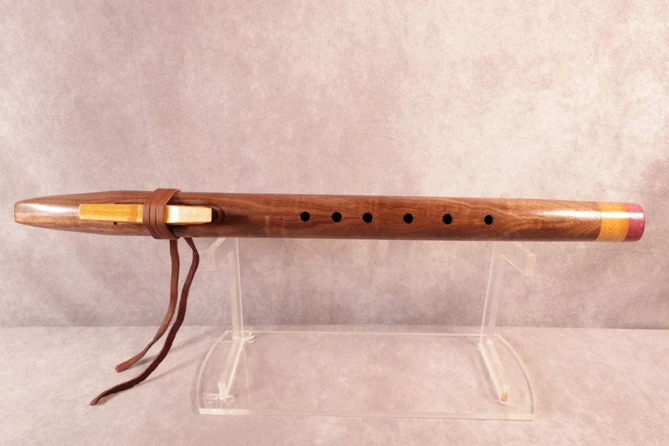 罕见绗缝核桃美洲原住民长笛,奥塞奇橙色图腾和口音钥匙 A — 第 2/4 张图片