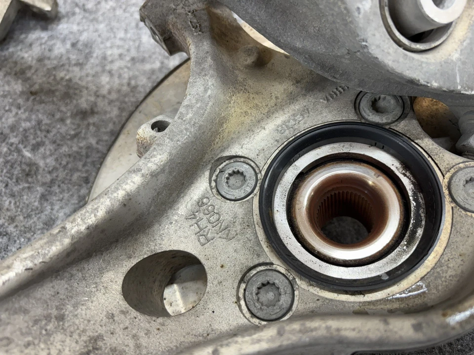 VOLVO S90 2017-2025 AWD BRAZO DE CONTROL DE HUSILLO DELANTERO DERECHO JUEGO DE SUSPENSIÓN DE BUJE Foto 2 de 4