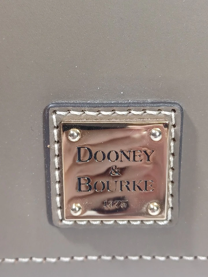 NUEVO Bolso Dooney & Bourke Beacon abovedado BBECN1469 marrón topo muestra de ventas Foto 4 de 4