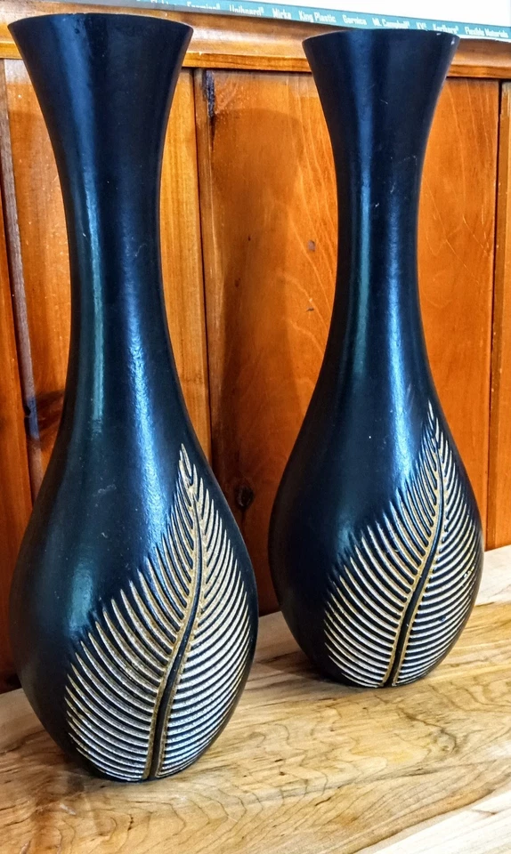 Juego de 2 jarrones de madera maciza tallados de 15" Foto 2 de 4