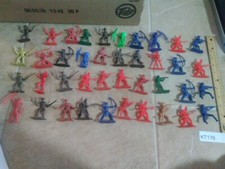 KT176 Vintage Cowboy Indian Toy Figures mixed lot Tim Mee Hong Kong MPC