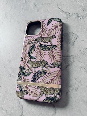 Richmond & Finch iPhone 13 Hülle Rosa Dschungel Gehäuse