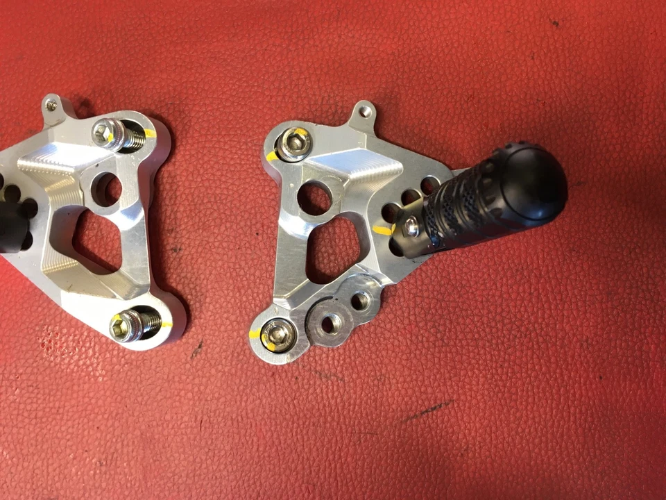 D65 Ducati 1098 1198 848 Fußraste Fußraster Racing Fußrastenanlage - Bild 4 von 4