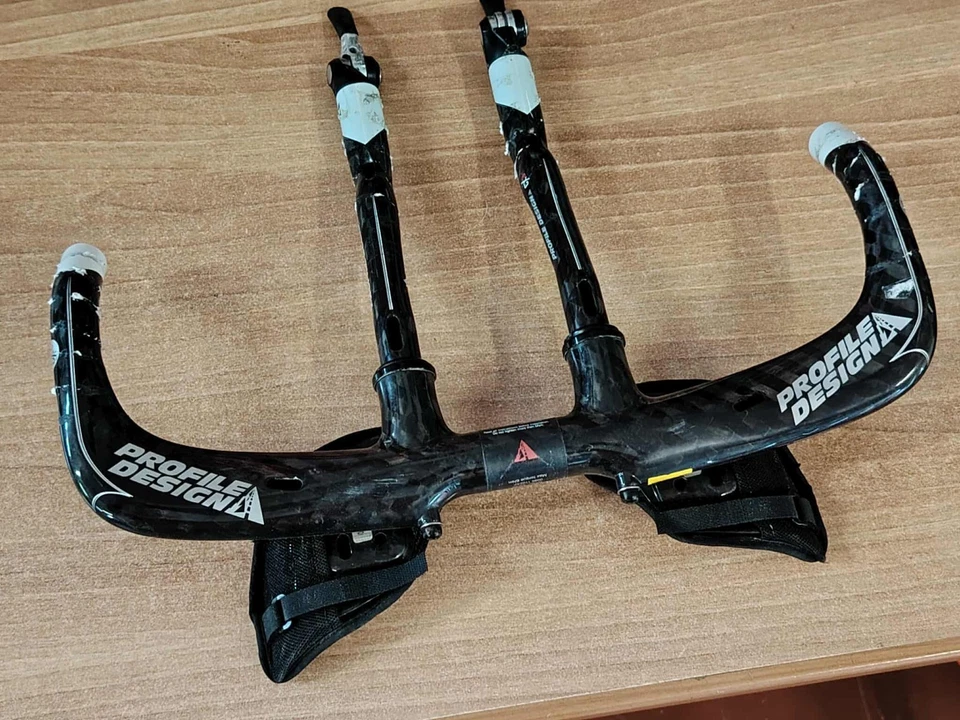 Manubrio Triathlon/crono Profile Design - larghezza 42cm c/c - Full Carbon+cambi - Immagine 2 di 4