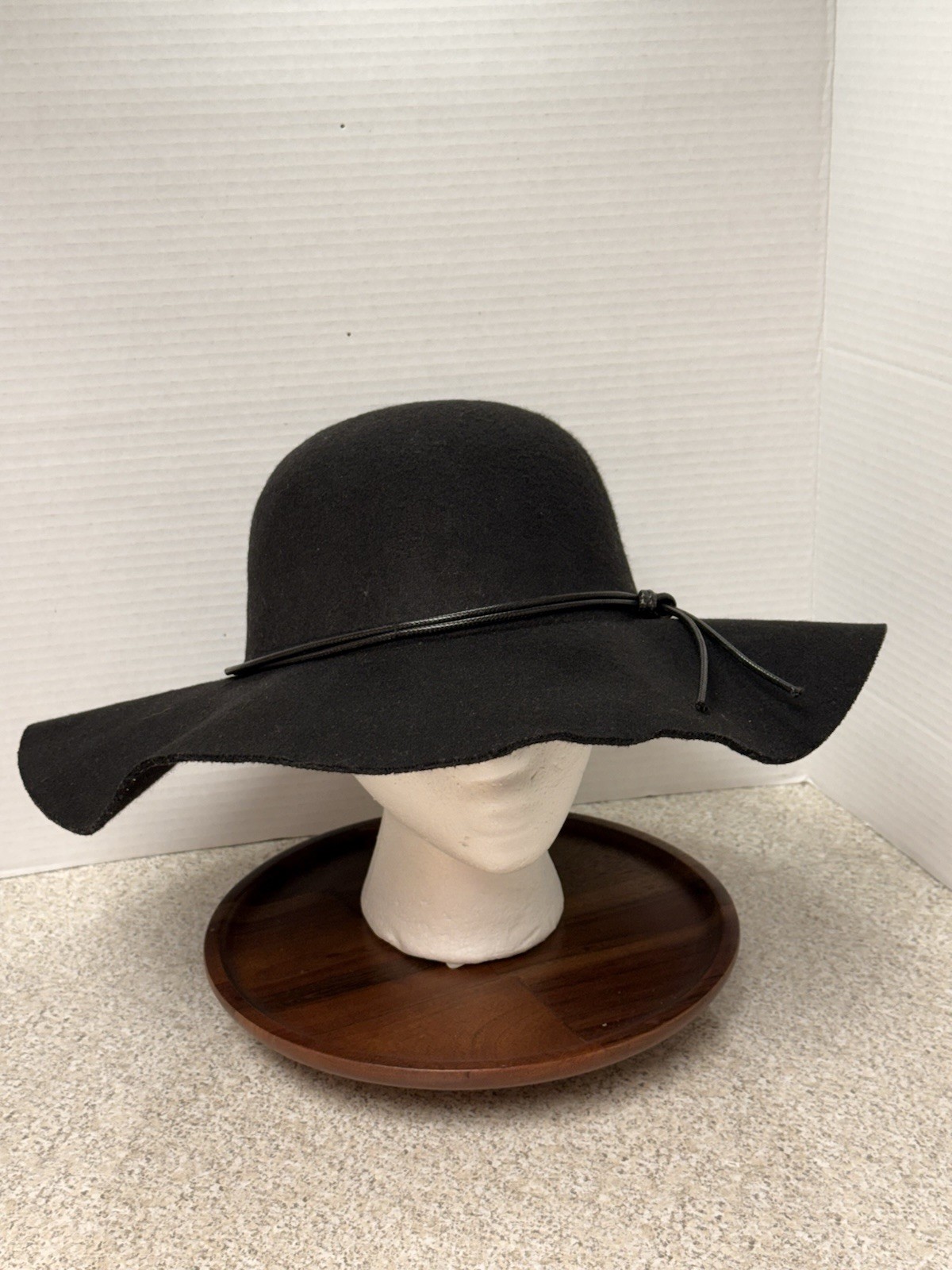 JESSICA MCCLINTOCK Floppy Wool Wide Brim Hat/Fedora Black W/ Leather Accent
