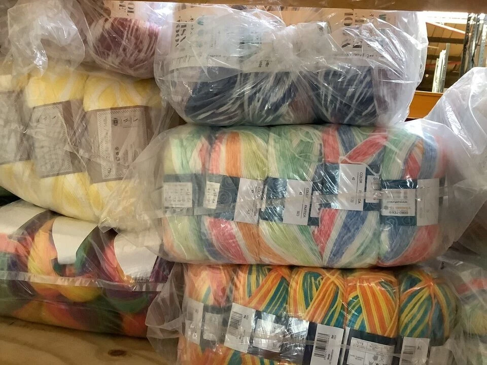 1 kg Bundle of Knitting and Crochet Wool/Yarn Balls Job Lot - Image 2 of 4