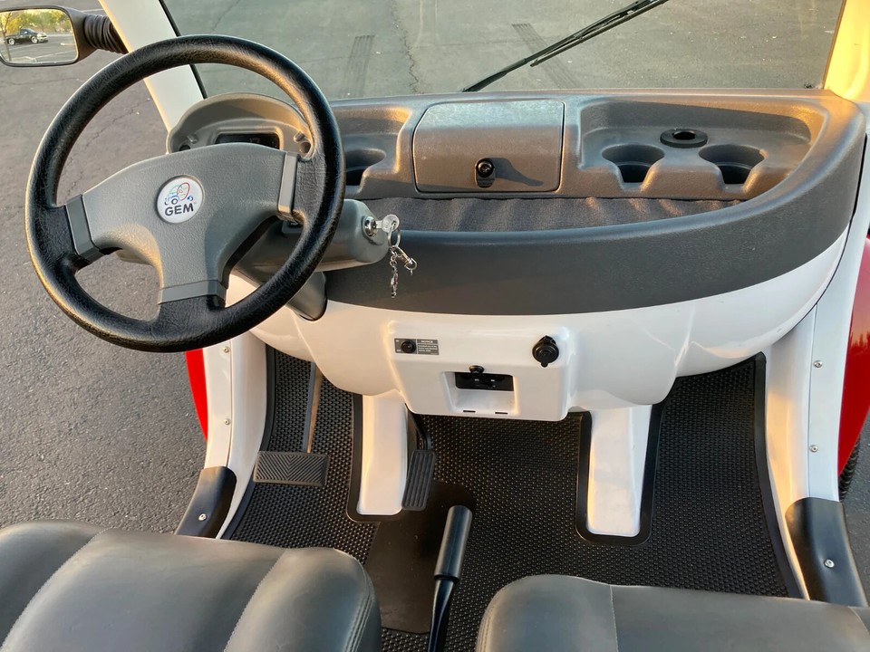 BEAUTIFUL 4 SEAT GEM CAR NEV LIMO GOLF CART, BRAND NEW BATTERIES, REAR GOLF KIT eBay