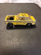 Vintage 1972 Matchbox Lesney #72 - MAXI TAXI -  Superfast Rolamatic 