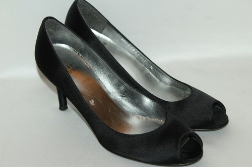 stuart weitzman peep toe pump