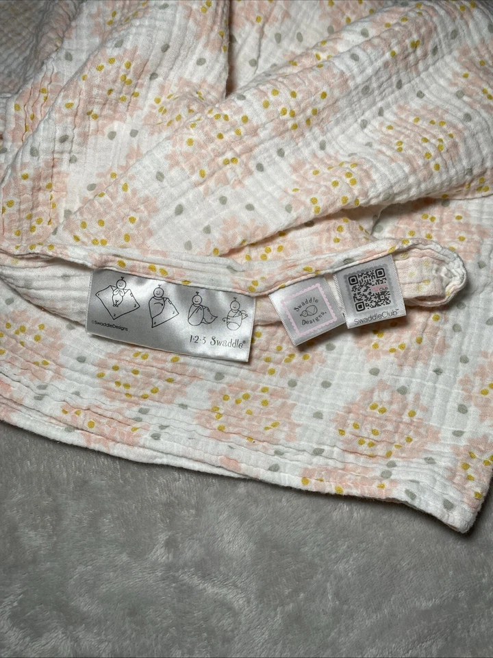 襁褓设计平纹细布婴儿毯粉色花束灰色波点可爱 — 第 3/4 张图片