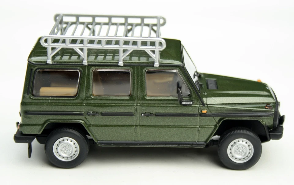 Mercedes 230 GE W460 5-türig Bj. 1979-1992, Grigio Metallico, MINICHAMPS Im M.1 - Immagine 4 di 4