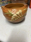 ROSEVILLE U.S.A. 669-4 Tangerine Vase Double-Handle Freesia Jardiniere