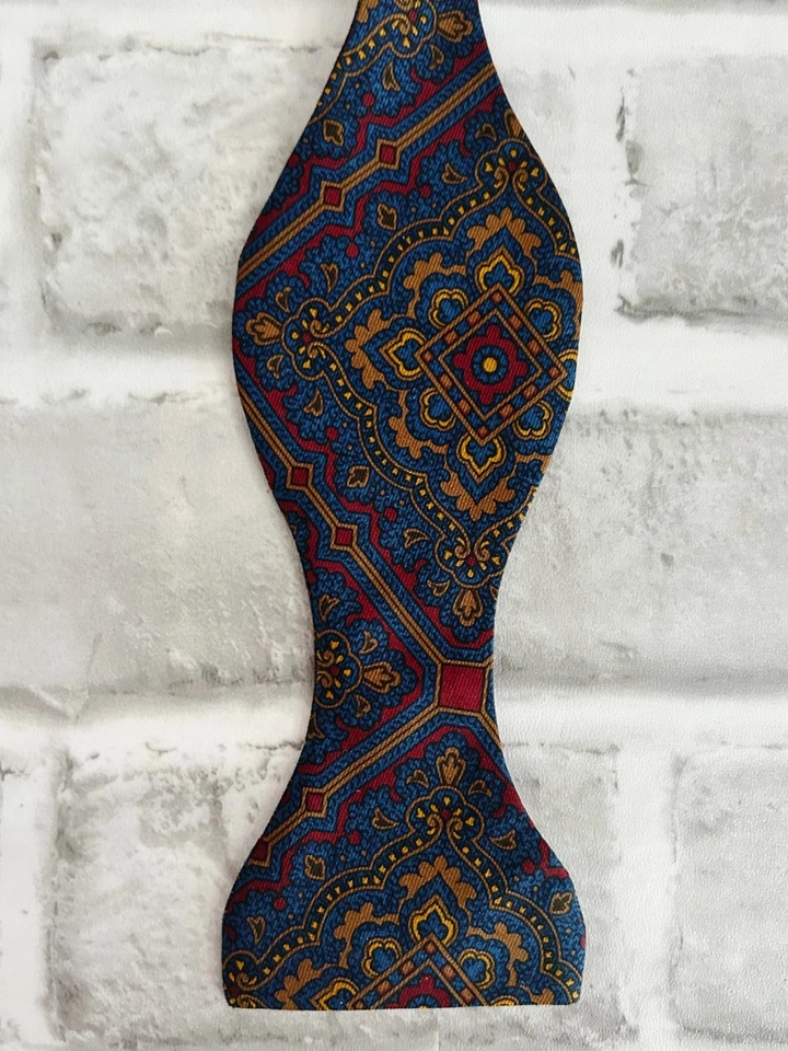 Pajarita Zanahoria Gibbs 100 % Seda EE. UU. Azul Dorado Borgoña Paisley Hecha a Mano EE. UU. Foto 2 de 3