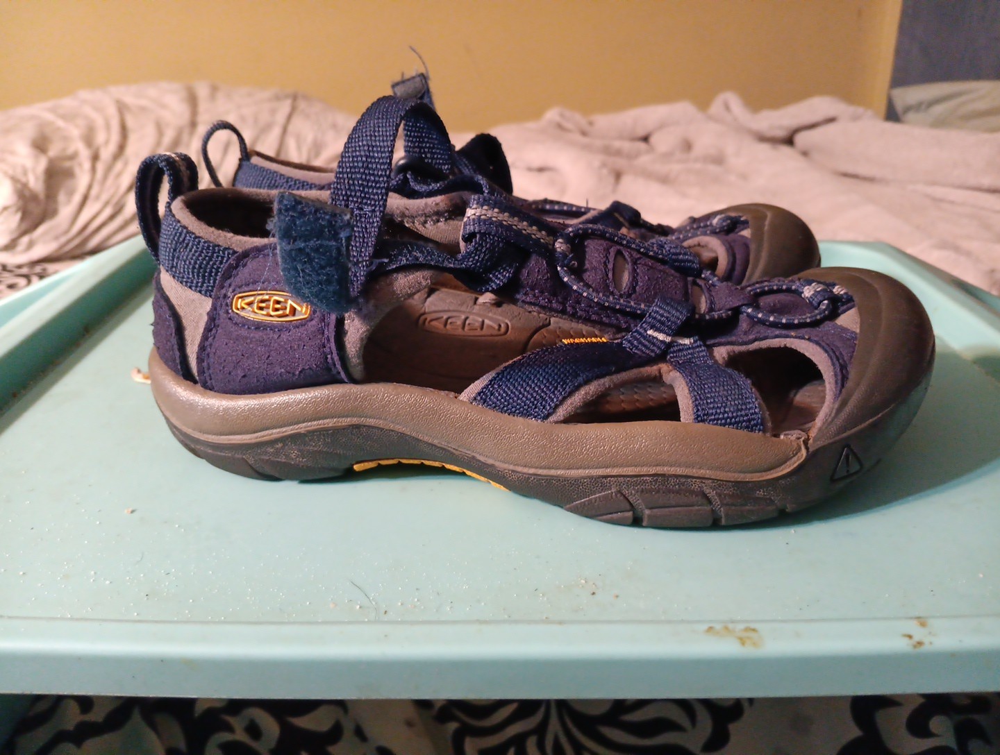 Sandali unisex Keen in ottime condizioni taglia 3